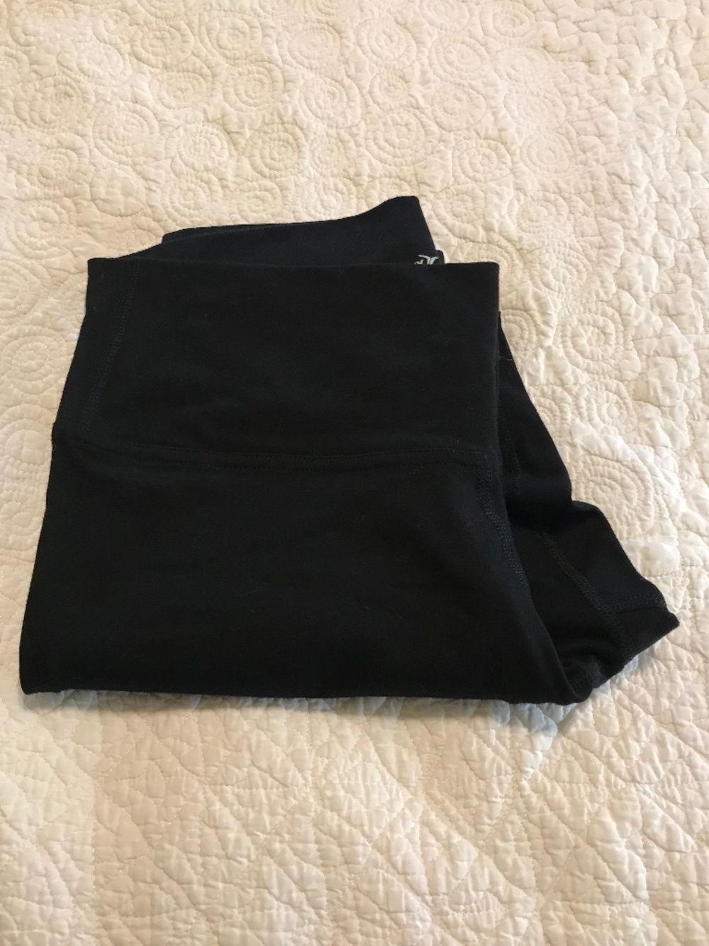 Old Navy Active go-dry capri-length black athletic leggings (L) - Picture 13 of 13